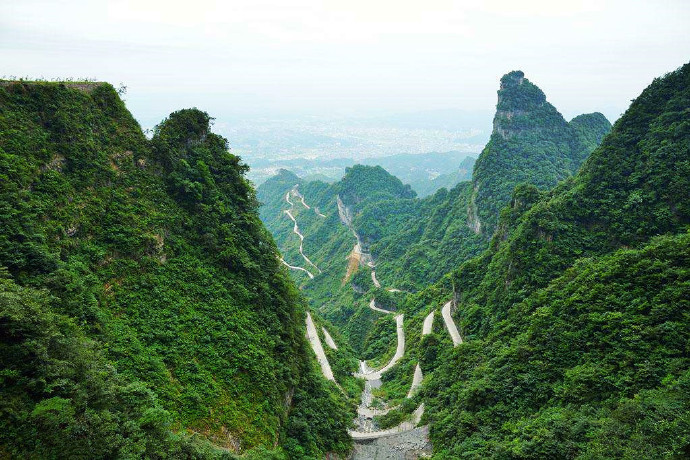 天门山盘山公路