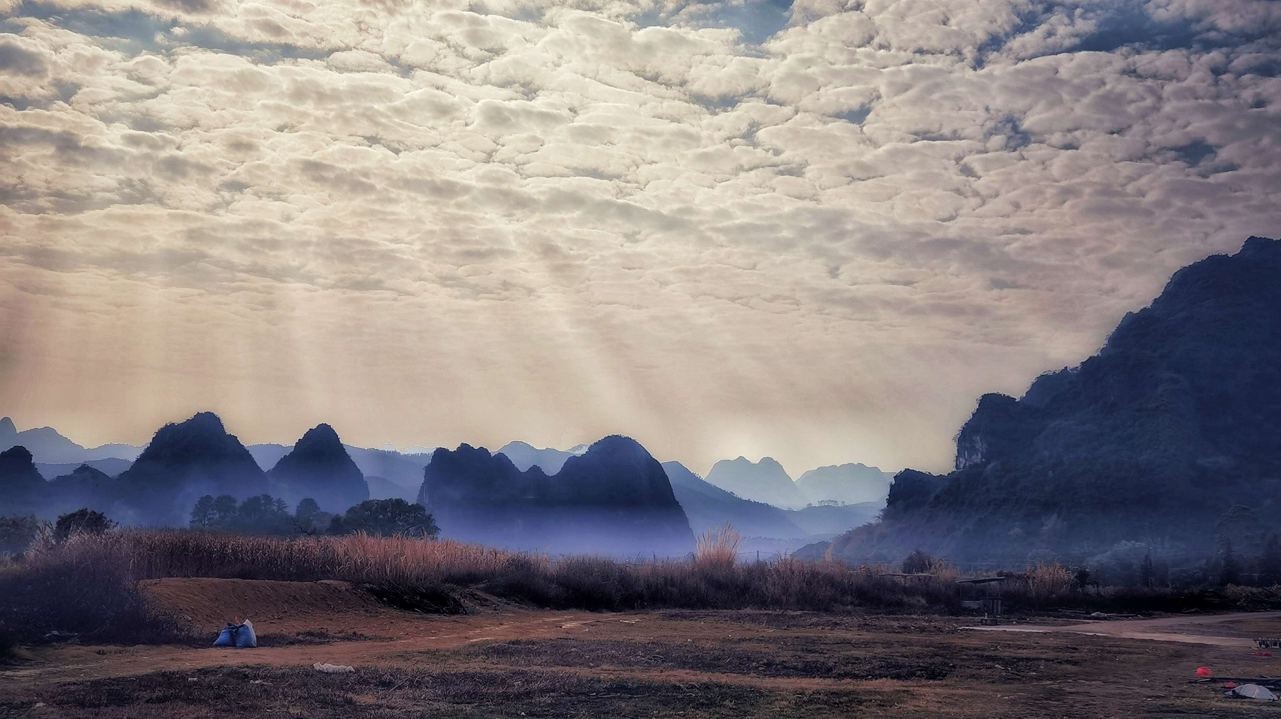 英西峰林