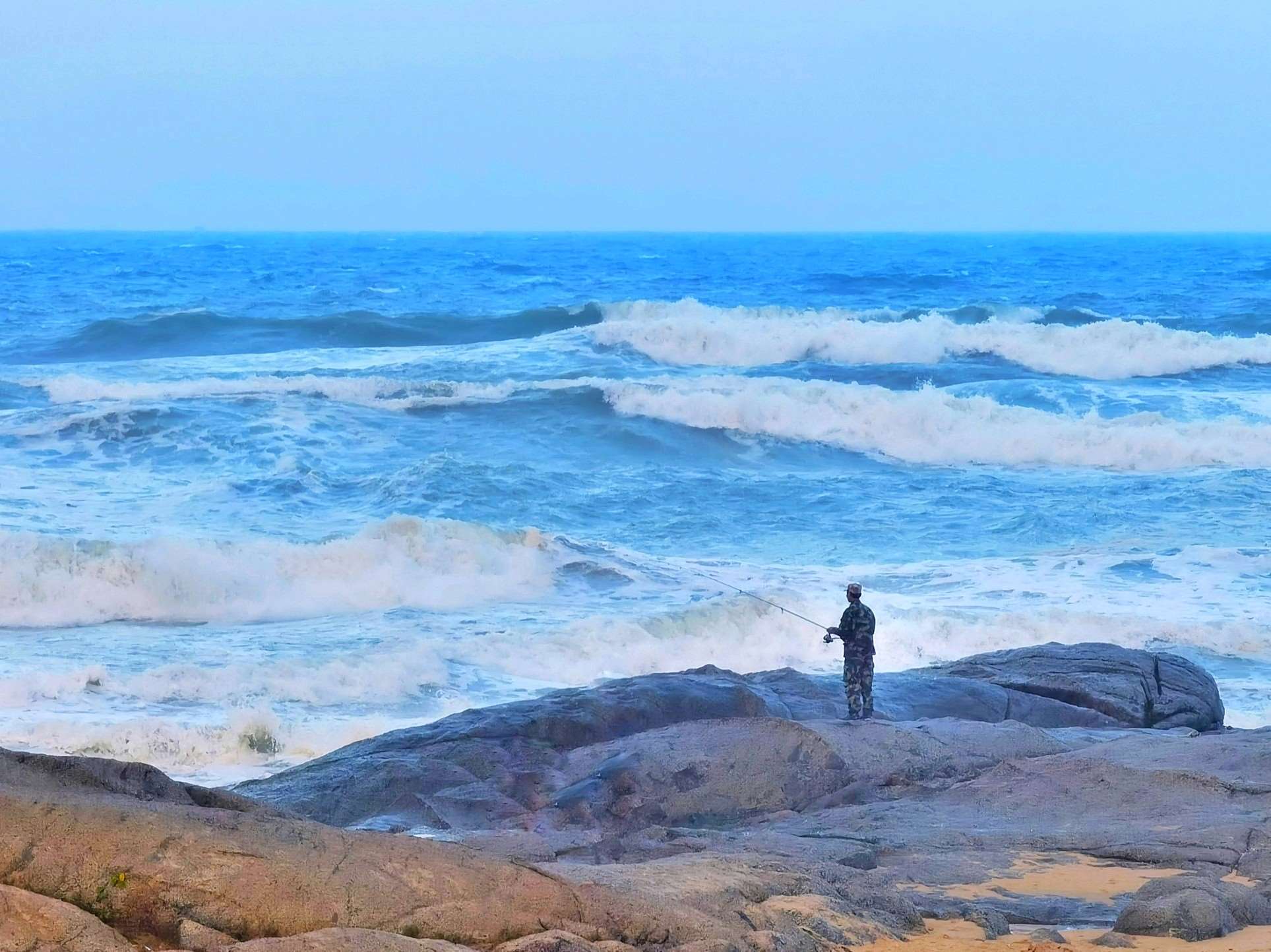 鱼杆钓海