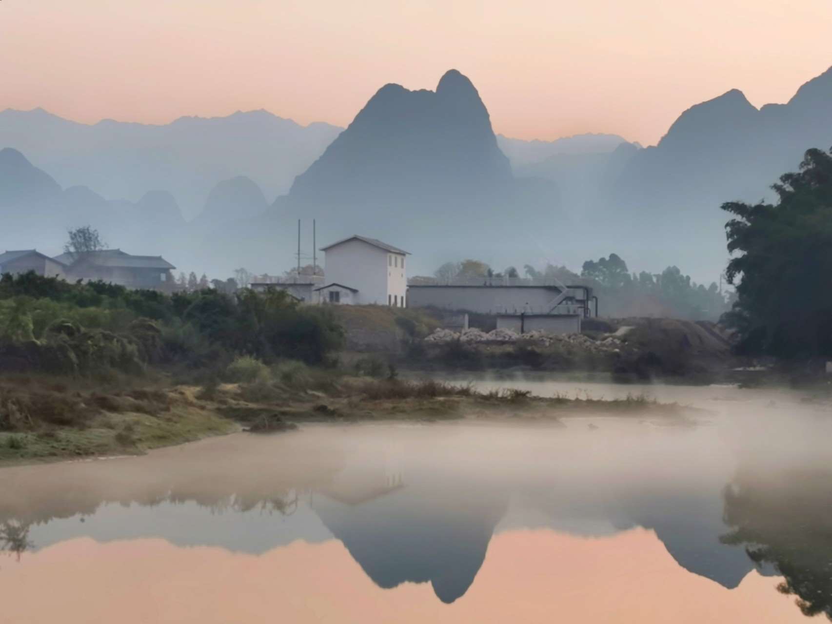 丝绢流水游桂林山水