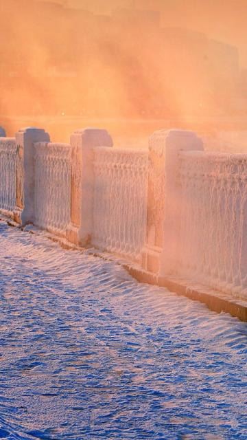 雪地日出