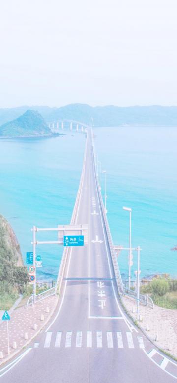 通向小岛的跨海大桥