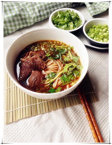 川味浓汤牛肉面