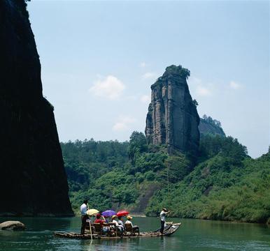 玉女峰上泛舟