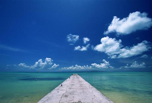 海面上的伟岸