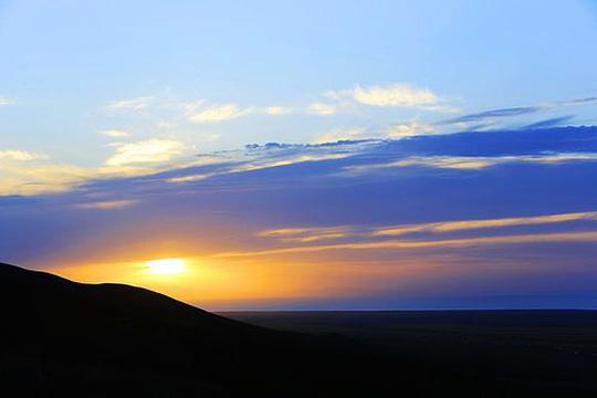 夕阳西下的青海湖