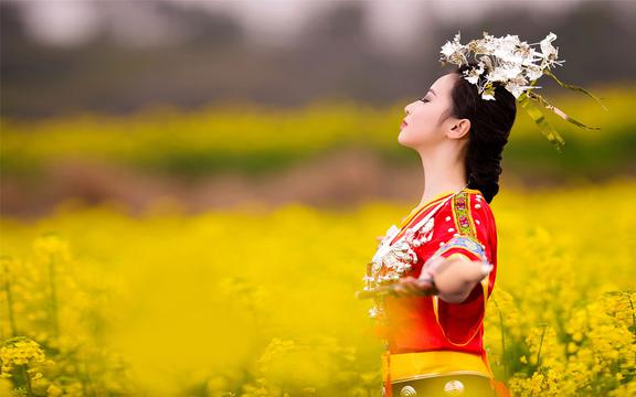 美女梦幻唯美花海