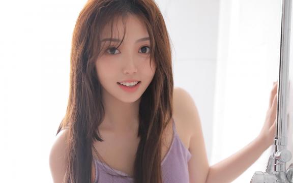 吊带裙美女性感甜美迷人写真